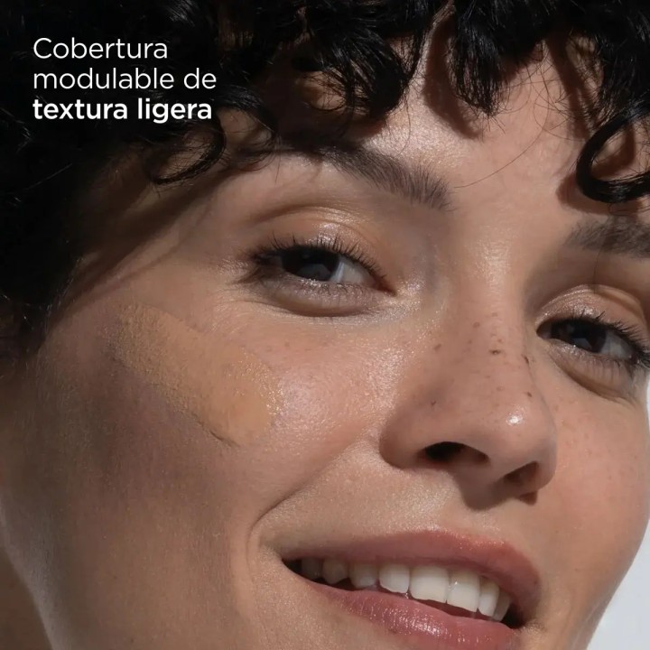 ISDIN Coverage SPF50+ 4.0 Golden: maquillaje con protección solar para piel media a oscura