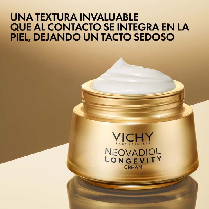 Textura rica de rápida absorción con acabado sedoso de Vichy Neovadiol Longevity Crema Voluminizadora